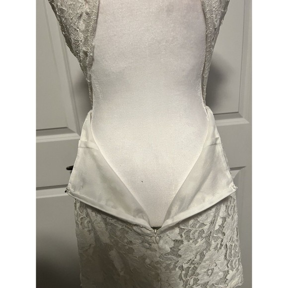 Signature8 White Lace Backless dress with pockets Large cap sleeve bridal - Picture 13 of 15